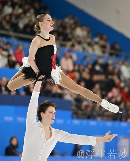 双人自由滑亮相世界花样滑冰锦标赛 双人自由滑亮相世界花样滑冰锦标赛