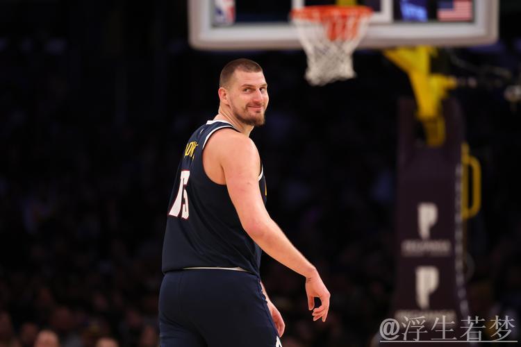 约基奇精准高抛助攻 沃特森空接双扣暴扣